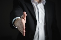 Poden as empresas producir bens sociales mentres operan dentro dos límites do capitalismo baseado no mercado?