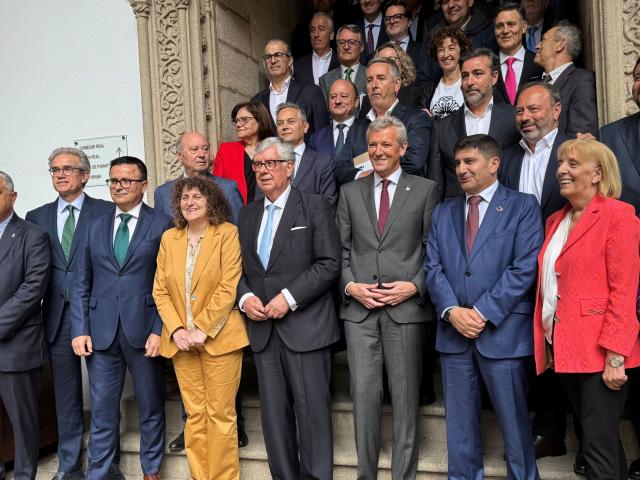 A alcaldesa de Santiago de Compostela, Goretti Sanmartín e Empresarios de Galicia